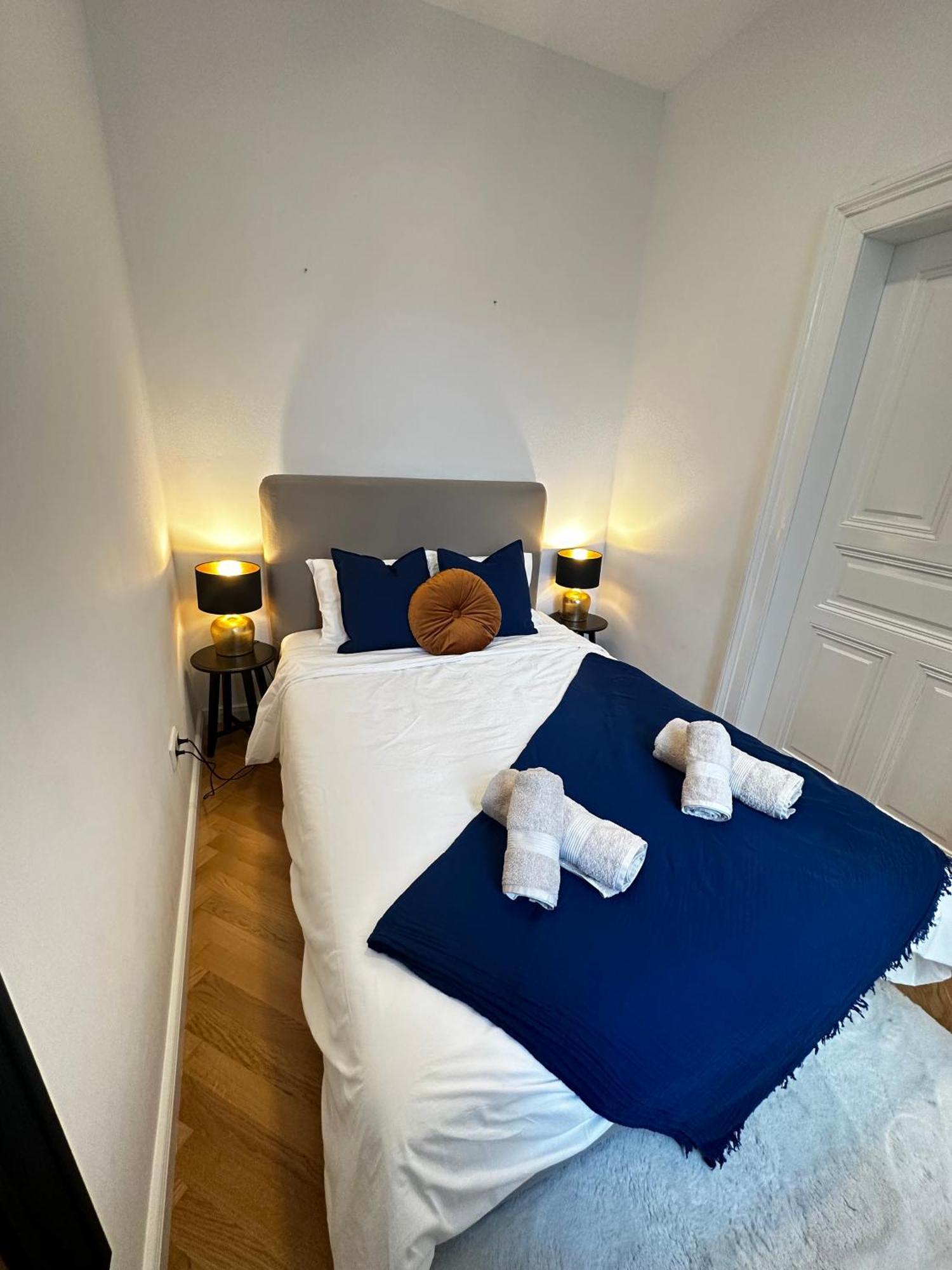 Luxury 3 Bedroom Apartment Near Schoenbrunn Palace Wien Exteriör bild